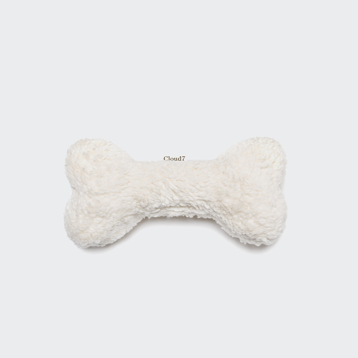En minimalistisk og myk hundeleke i et vakkert teddyutseende - fint i hjemmet og morsomt for hunden. Denne er fin for både små og store hunder, også valper, men ikke for sterke tyggere.
Bærekraftig yttermateriale fra resirkulert ull og resirkulert stoff
Flott som valpeleke
Kan vaskes i maskin
Minimalistisk design