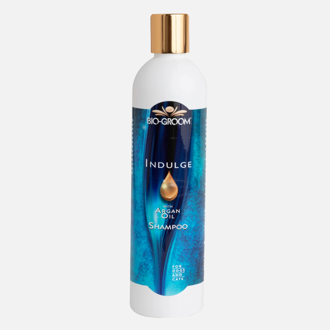 Ekstra pleiende for alle typer pels med 100% arganolje ekstrakt. Sofistikert sjampo fra Bio Groom - oljesjampo med Argan olje.
Pleier og styrker, gir naturlig og super glans.
Pelsen blir lettere å gre og holde fin mellom badene.
Rengjør effektivt uten å tørke ut hud og pels.
Gir ekstra fukt og pleie til tørr og slitt pels.
Er supermild, uten sulfater og med riktig pH - også for valper.
