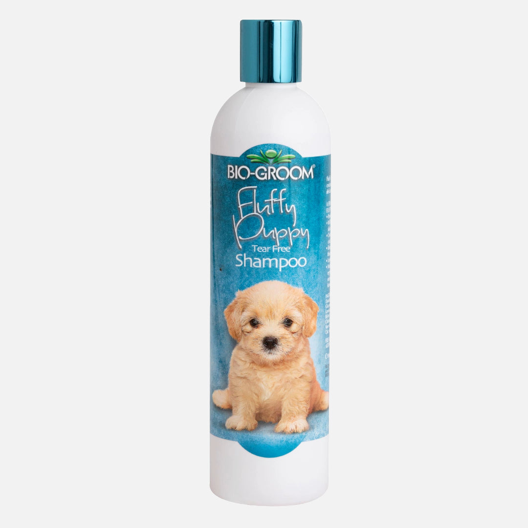 Fluffy Puppy sjampo er laget spesielt for en valps følsomme hud og delikate pels.
• Etterlater pelsen luftig og frisk
• Fri for parabener og kunstige fortykningsmidler
Valpesjampo som er svært mild mot øyne, pels og hud. Meget lett å skylle ut for utålmodige valper. Hjelper mot vond lukt.